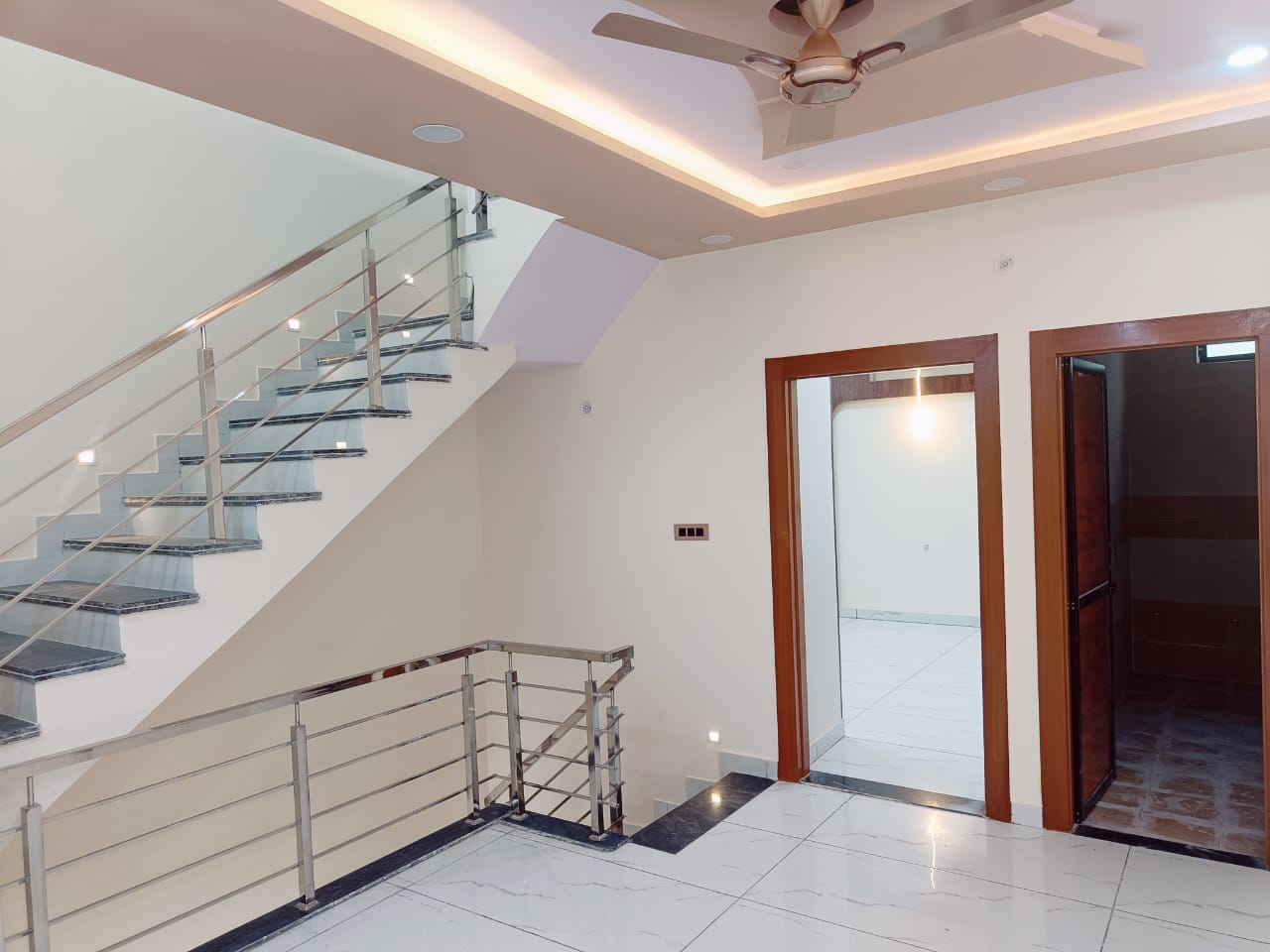 Elegant 4 BHK Villa in Kedia Aravali, Kalwar Road – West Facing, Gated Township