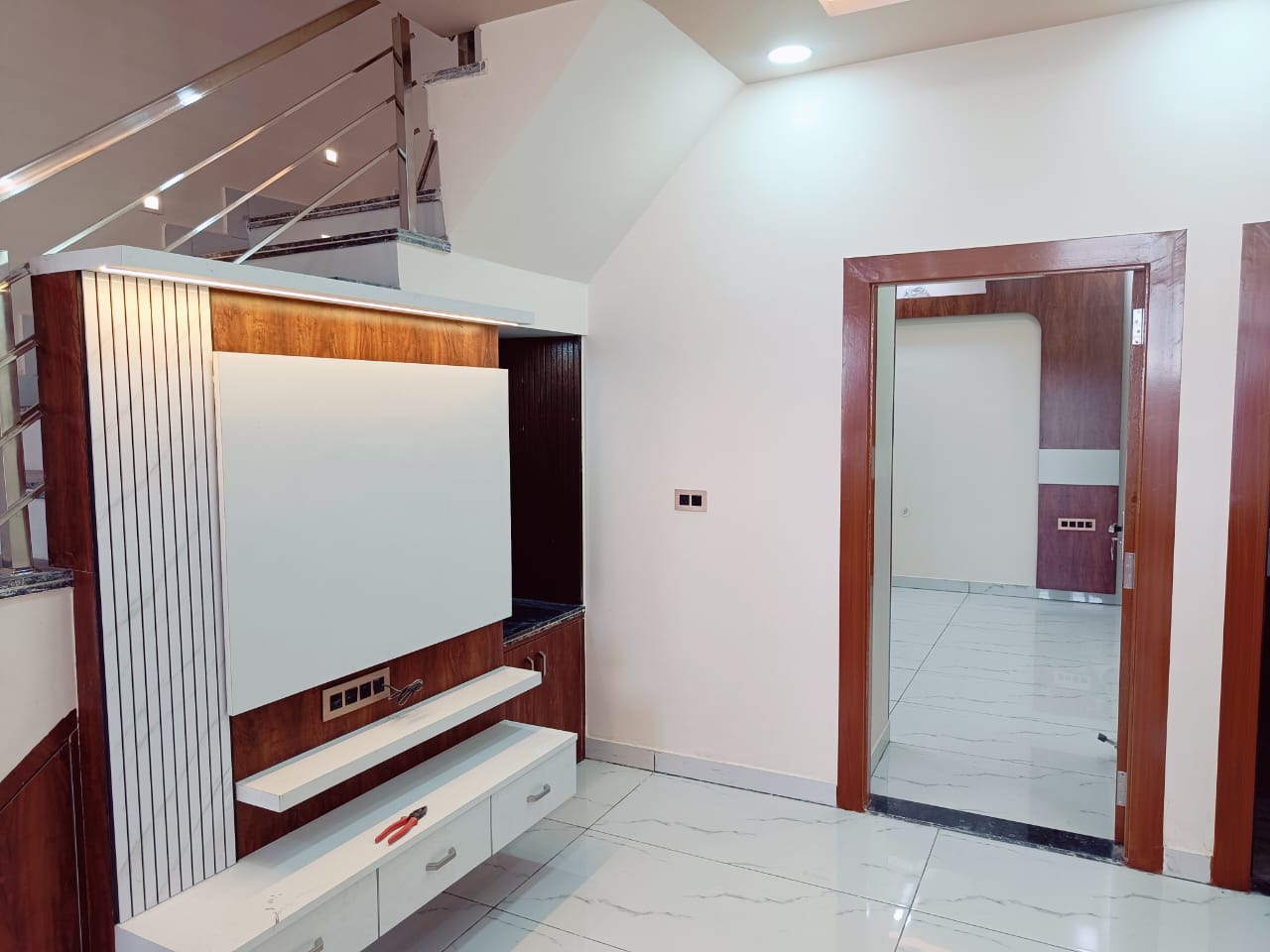 Elegant 4 BHK Villa in Kedia Aravali, Kalwar Road – West Facing, Gated Township